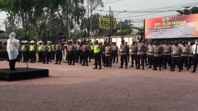 Polres Kabupaten Karawang Bersama Tiga Pilar Gelar Apel Pasukan Operasi Ketupat Lodaya 2021.
