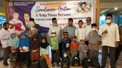 KADIN Kabupaten Bekasi Bersama SMSI Bekasi Raya Berbagi Kasih Dengan Menyantuni Anak Yatim