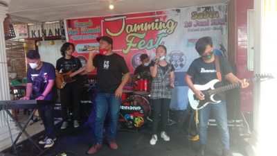 Kampanye Bebas Narkoba Rumah Kopi Kinanti Melalui Pertunjukan Musik Band 2021 Dengan Tema ‘Berkarya Nyata Bebas Dari Narkoba’.