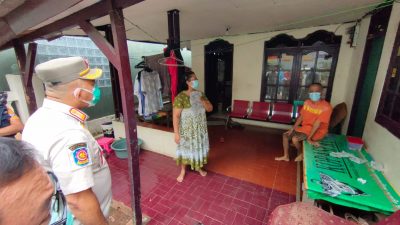 Distribusikan Obat Dan Vitamin Warga Isoman Di Kelurahan Kalibaru, Wali Kota Tegaskan Ke Lurah Dan Kepala Puskesmas Update Data Covid 19