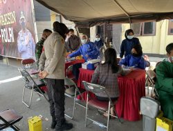 Gerai Vaksin TNI-Polri Berikan Pelayanan Yang Terbaik Untuk Masyarakat Kota Tegal