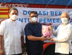 Walikota Terima Bantuan Beras 10 Ton Dari Pancoran Soccer Field Jakarta.
