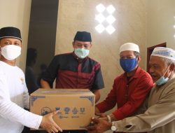Wakil Walikota Bekasi Bersama Basnaz Pusat Secara Simbolis Berikan Paket GMB Untuk Masjid.