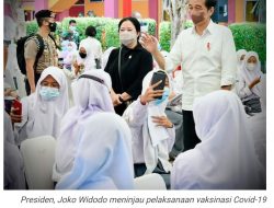 Presiden Jokowi Di Dampingi Kapolda Banten dan Gubenur Banten Guna Meninjau Vaksinasi Seluruh Pelajar  SMAN 4 Kota Serang.