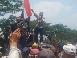 Polisi Bubarkan Aksi Demo 16 Ormas di Kawasan Industri GIIC