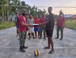Satgas Pamtas Yonif 131/Brs Beri Bantuan Perlengkapan Olahraga Kepada Warga Papua