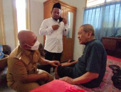 Usai Tanda Tangani Prasasti Masjid Al-Falah Duren Jaya, Walikota Temui Sesepuh Bekasi Timur