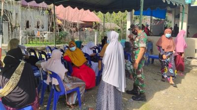 Babinsa Dampingi Pelaksanaan Vaksin Di Wilayah Binaan