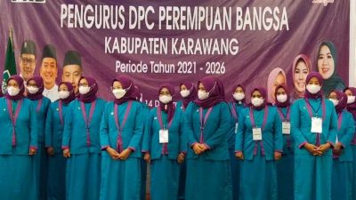 Wujud Nyata Perempuan Bangsa Karawang Serahkan Hibah RKB kepada Madrasah, MTS dan Paud dalam Pelantikan dan Mukercab