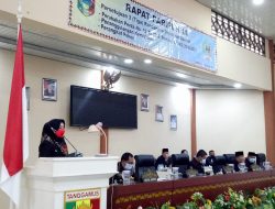 Bupati Tanggamus Hj.Dewi Handayani, Mengikuti Rapat Paripurna DPRD