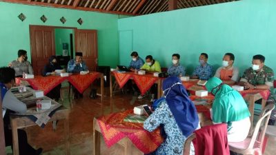 Babinsa Posramil Bonorowo Menghadiri Rapat Peningkatan Desa Tangguh Siaga Bencana