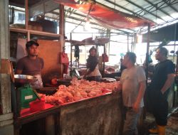 Pedagang Ayam Potong Di Medan Mengeluh