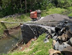 Pembangunan Jembatan Di Desa Sindangwangi Tidak Memenuhi Standard