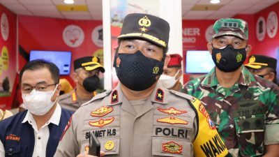 Wakapolda Jatim Cek Langsung Giat Vaksinasi Dosis ke 3 di Royal Plaza Surabaya