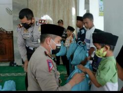 Jalin Silaturahmi, Kasat Lantas Berikan Bantuan ke Masjid Jamie At Taqwa