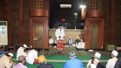 Bersama Forkopimda, Plt. Wali Kota Bekasi Hadiri Peringatan Nuzulul Qur’an di Masjid Agung Al Barkah