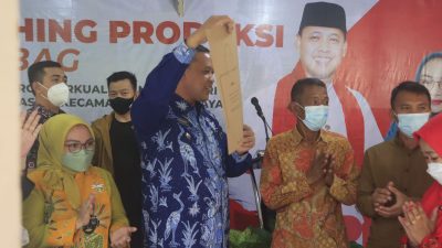 Plt Walikota Bekasi Buka Launching Produksi Paper Bag Kampung KB Mawarsari 3