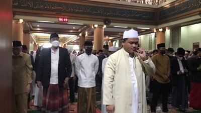 Plt Walikota Bekasi Laksanakan Sholat Idul Adha di Masjid Agung Al-Barkah
