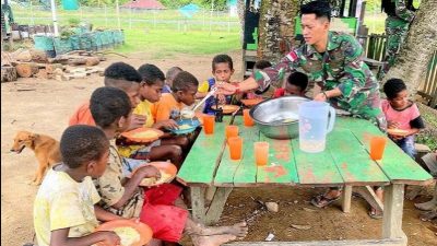 Peduli Generasi Muda, TNI AD Buat Anak-Anak di Papua Tersenyum Lebar
