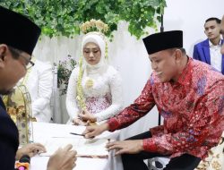 Plt Walikota Bekasi sempatkan menjadi Saksi Nikah ditengah padatnya jadwal kegiatan