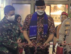 Kecamatan Bekasi Timur Adakan Pelayanan Malam, Plt Walikota Resmikan Pelayanan Malam Hari
