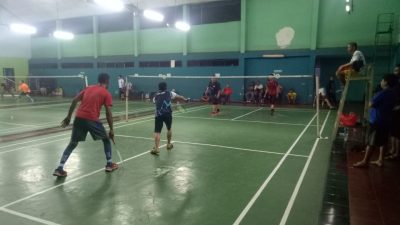 Rw 14 menjuarai turnamen badminton antar Rw se- Kelurahan Aren Jaya.