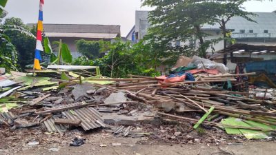 Plt. Wali Kota Bekasi : Tidak ada Tebang Pilih, Empat Bangunan Ormas Ditertibkan