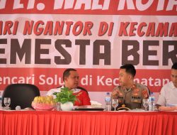 Plt. Walikota Pimpin Apel di SMPN 32 Kota Bekasi dilanjutkan Program Semesta Berencana di Wilayah Kecamatan Bekasi Timur.