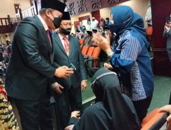 Rapat Paripurna DPRD Kota Bekasi Diwarnai Dengan Tangis Duka