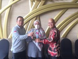 Sekda Kota Bekasi terima Penghargaan Beauty Contest Kompetitif Pembangunan Jabar