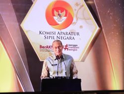 Plt Walikota Bekasi Tri Adhianto Terima Penghargaan KASN 2022