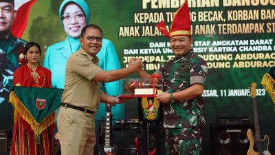 Tingkatkan Kesejahteraan Prajurit, Kasad Serahkan 20 Unit Rumdis ke Kodim 1414/Tator