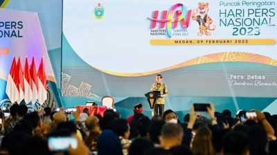Presiden Joko Widodo menyampaikan sambutannya pada Puncak Peringatan Hari Pers Nasional Tahun 2023 di Gedung Serbaguna Pemerintah Provinsi Sumatra Utara, Kabupaten Deli Serdang, Kamis, 9 Februari 2023. Foto: BPMI Setpres Dipublikasikan pada Kamis, 9 Februari 2023 13:53 WIB