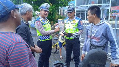 Satlantas Polres Karawang Hadir di Jalan Ahmad Yani Karawang