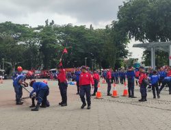 Skill Competition Damkar Kota Bekasi Berlanjut Di Hari Kedua, Petugas Tampilkan Lomba Ladder Pitching.