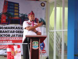 Keliling Wilayah Medan Satria, Tri Adhianto Resmikan SDN Pejuang 7 dan Mako Damkar Kota Bekasi.