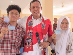 Kunjungi Sekolah-Sekolah, Plt. Wali Kota Bekasi Tri Adhianto Sosialisasi Wawasan Kebangsaan Dirangkai Kejar Bola Layanan Kependudukan