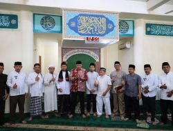 Jumat Keliling, Plt Walikota Bekasi Ajak Masyarakat Makmurkan Masjid dan Kampung Halaman