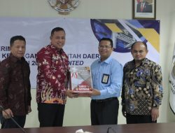 Tri Adhianto Serahkan Langsung LKPD Pemerintah Kota Bekasi Tahun 2022 ke BPK Perwakilan Provinsi Jabar