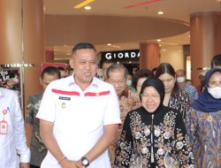 Mensos Risma dan Plt. Walikota Bekasi Tri Adhianto Hadiri Acara Ulang Tahun Metland Ke-29