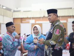 Lepas Keberangkatan Jamaah Haji 2023, Tri Adhianto Beri Pesan untuk Jaga Kesehatan dan Fokus Ibadah