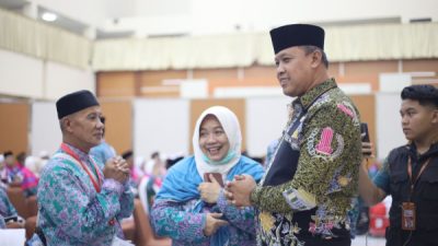 Lepas Keberangkatan Jamaah Haji 2023, Tri Adhianto Beri Pesan untuk Jaga Kesehatan dan Fokus Ibadah