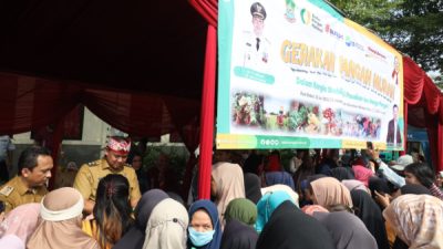 Plt. Walikota Buka Kegiatan Harga Pangan Murah di Kelurahan Harapan Mulya.