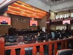 Rapat Paripurna Persetujuan Raperda Menjadi Perda Kota Bekasi tentang Pelaksanaan APBD