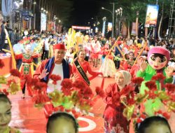 Pertunjukkan Pesona Bekasi Keren Meriahkan Malam Perayaan Karnaval dan Pawai Budaya Rakernas XVI Apeksi 2023