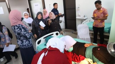 DPPKB Kota Bekasi Kerja Sama RSUD Type D Teluk Pucung Untuk Bhakti Sosial Gebyar KB Metode IUD dan Implan.