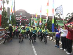 Asda II Lepas Peserta Gowes The Black Sangit Tour Of Yogyakarta Dalam Rangka HUT RI Ke 78.