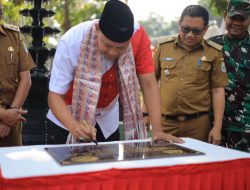 Walikota Bekasi Dr. Tri Adhianto Resmikan Taman Jati RW 13 Kelurahan Jatikramat