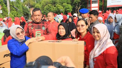 Walikota Serahkan Bantuan 1047Antropometri ke Posyandu di Kota Bekasi.