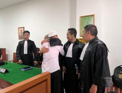 Akhirnya !!! Ketua Majelis Hakim PN Kota Bekasi Vonis Bebas 3 Terdakwa Perampokan di Alfamart Perumnas III Aren Jaya Bekasi Timur